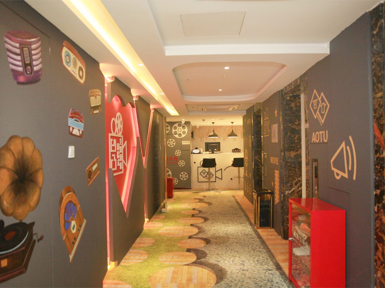 重庆凹凸影院式主题酒店
