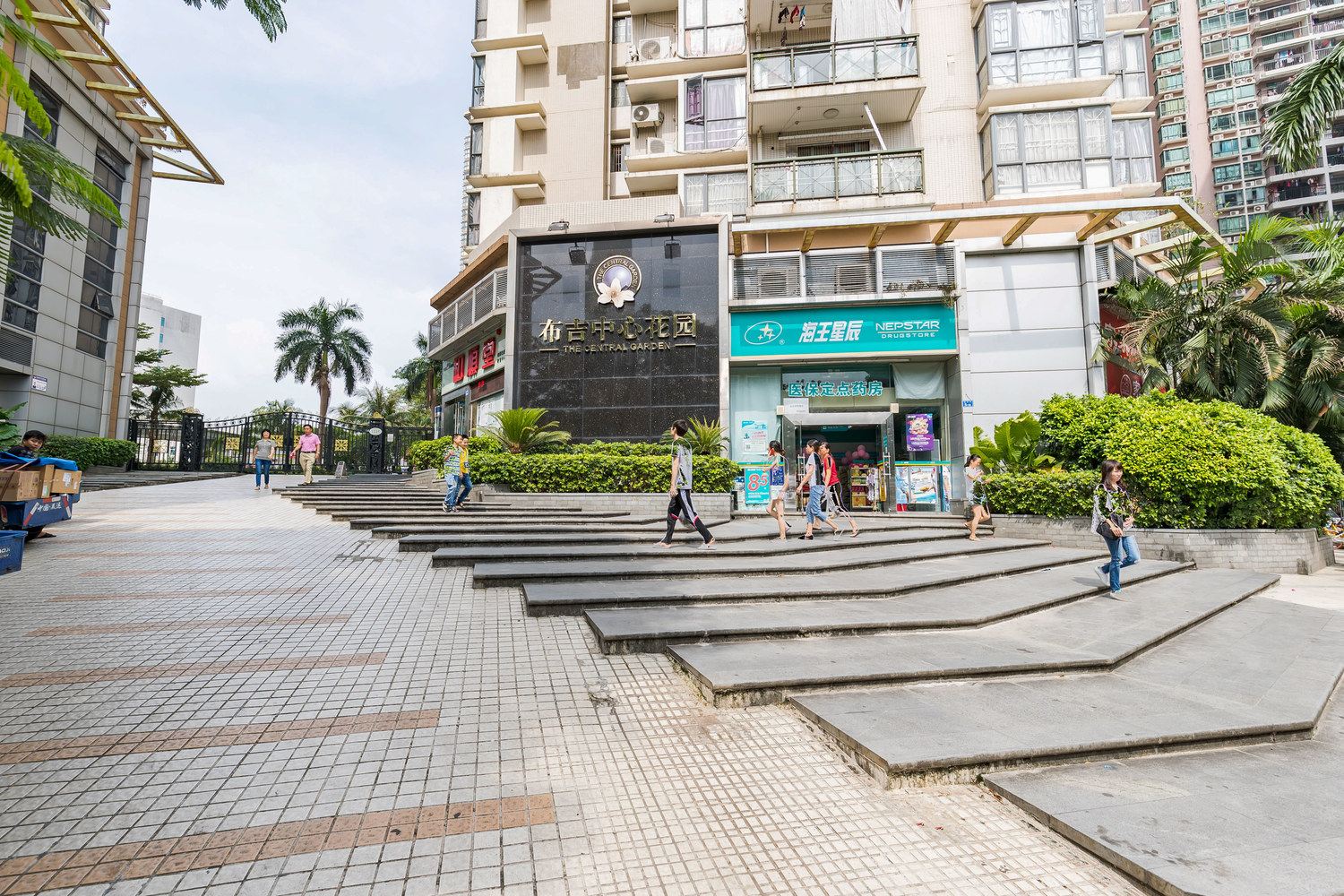 深圳小白太空舱酒店公寓