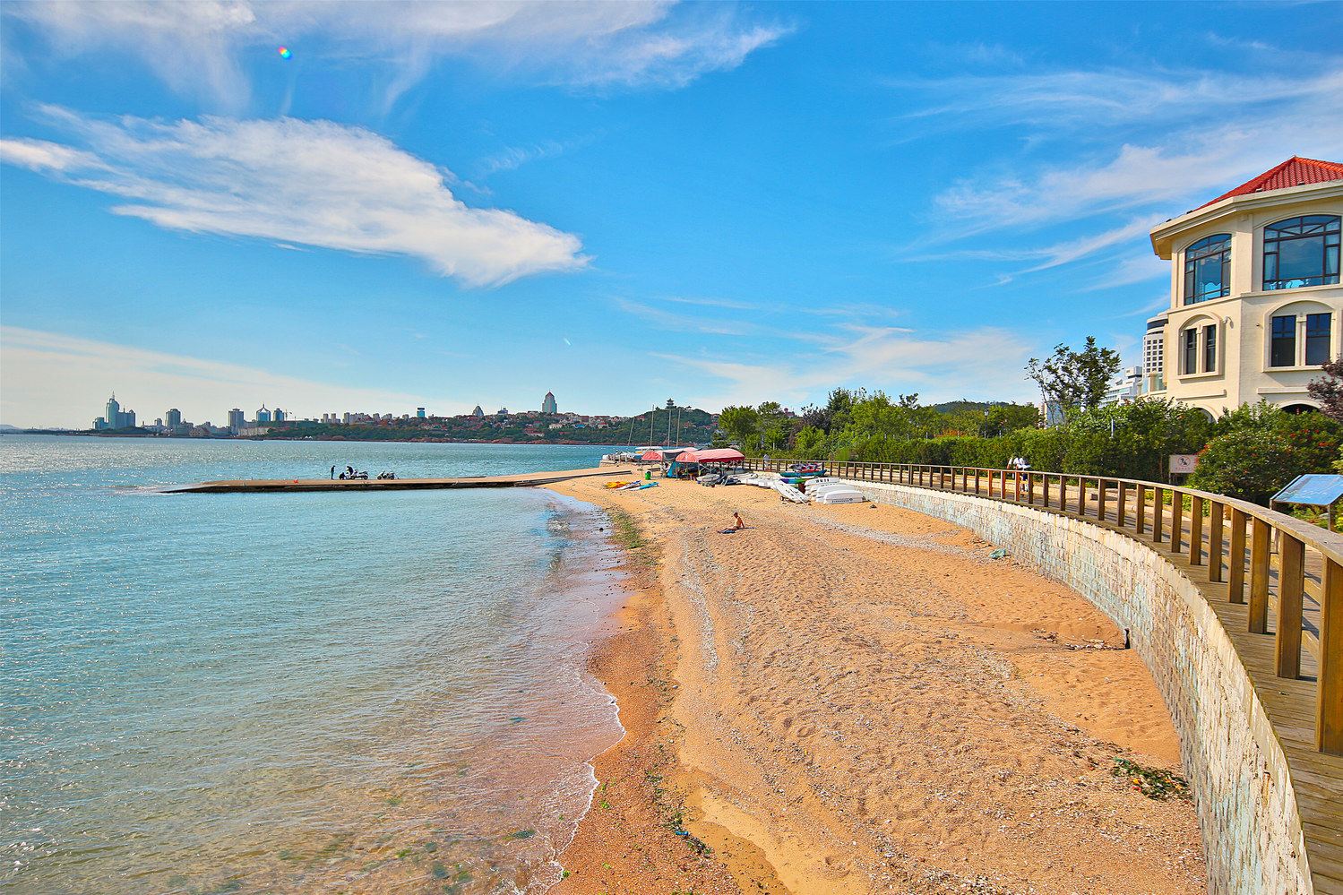 青岛八大关海水浴场无敌海景房酒店式公寓