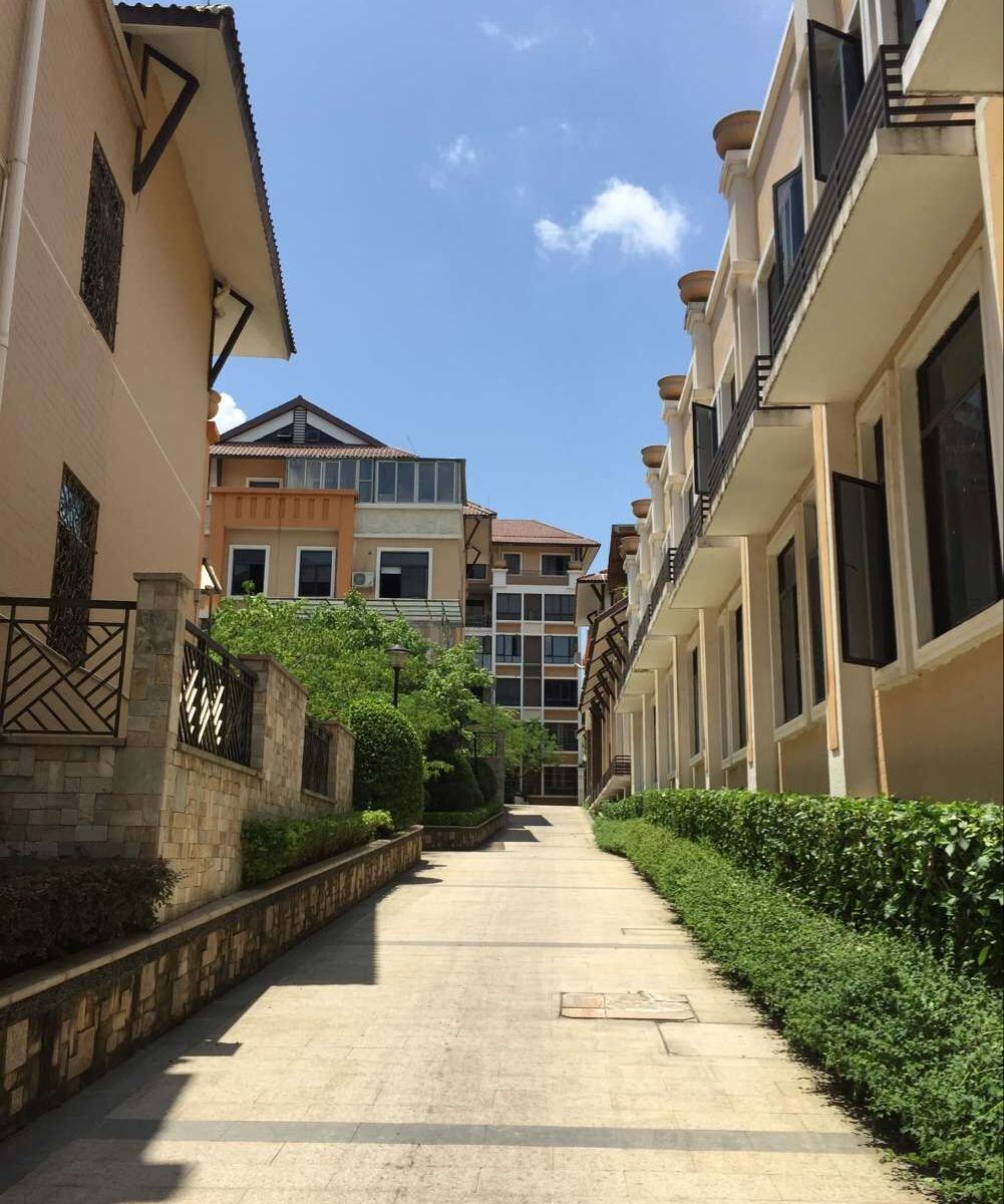 昊润酒店公寓(南宁泰国城店)(原跨世纪连锁公寓)