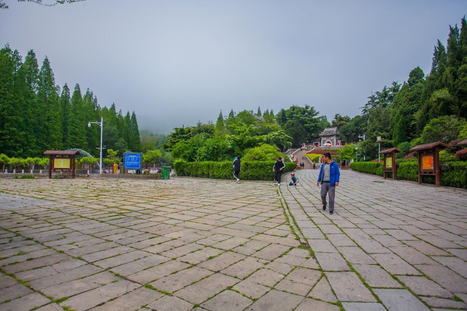 快乐前行公寓(青岛革命烈士纪念馆店)