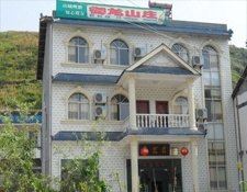 重庆神龙峡卧龙庄