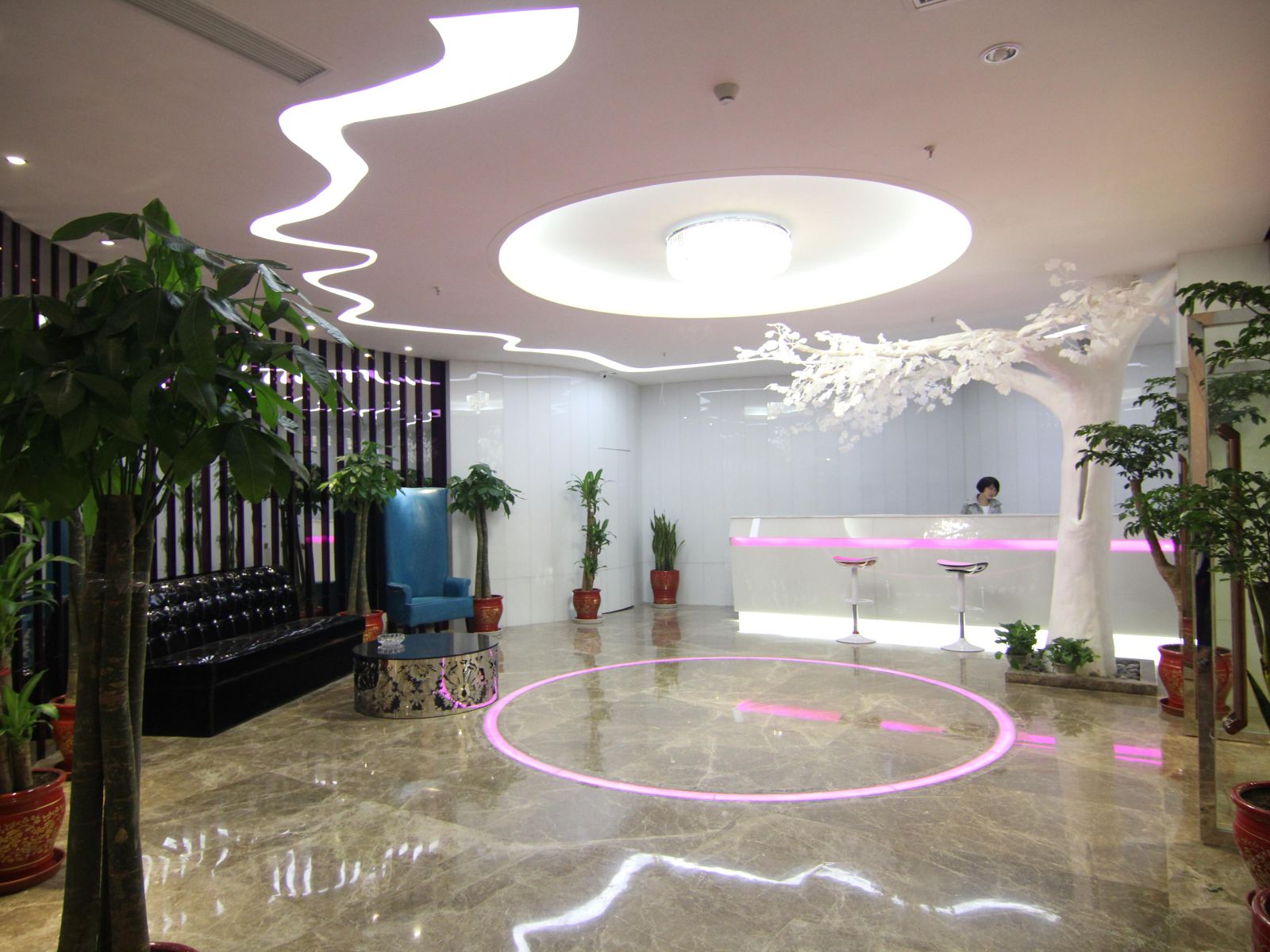 右惑主题酒店(重庆解放碑店)