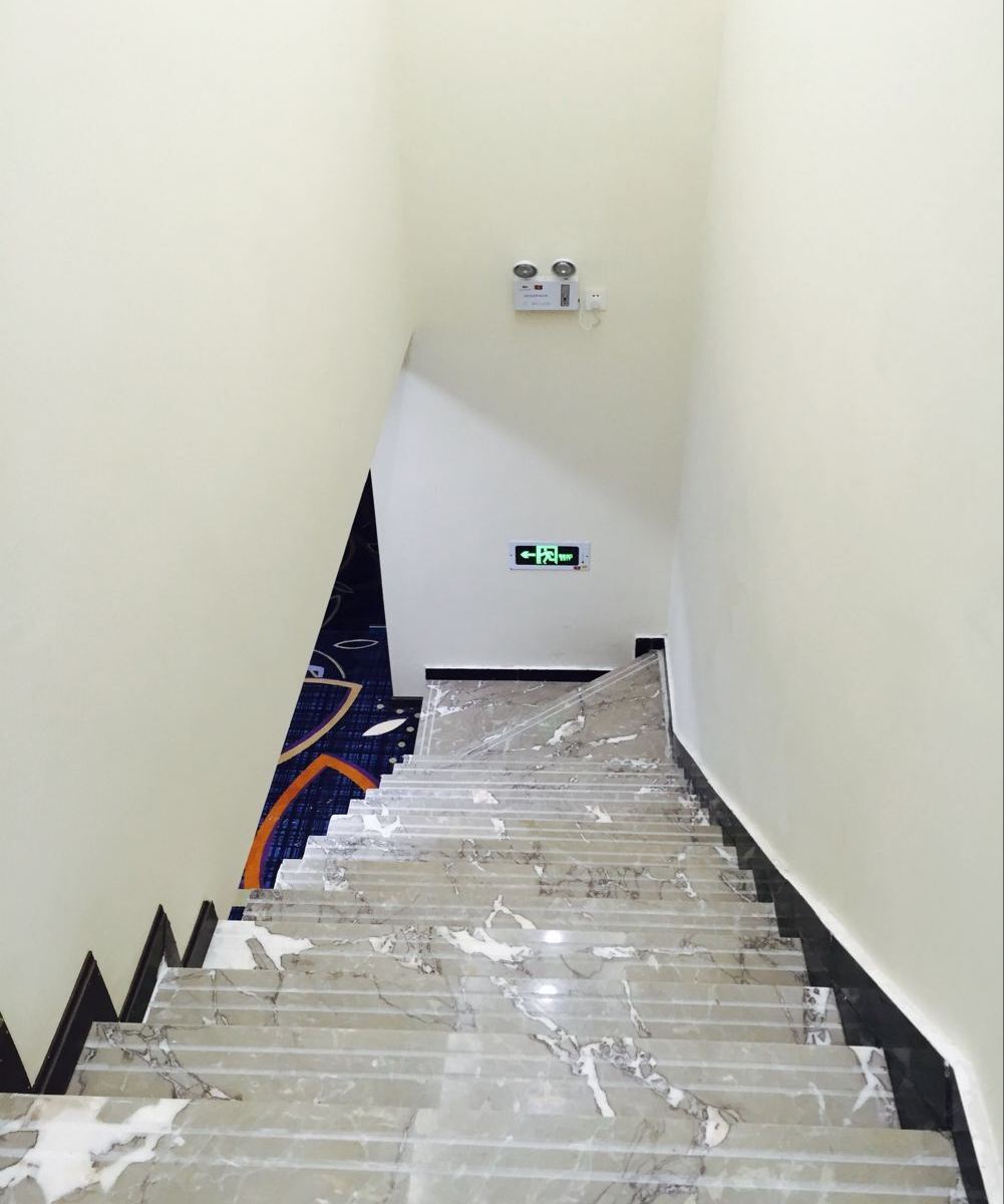 莱曼主题酒店(武汉南湖湖北工业大学店)