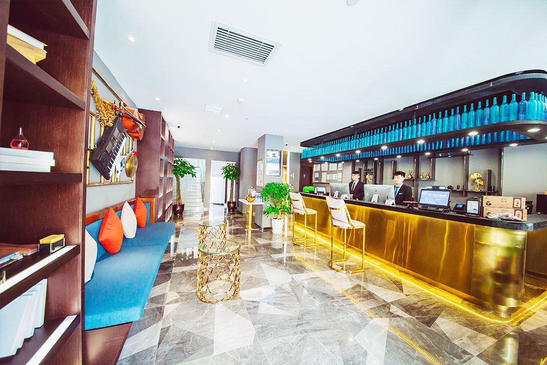 坤逸月光酒店(兰州东部市场店)