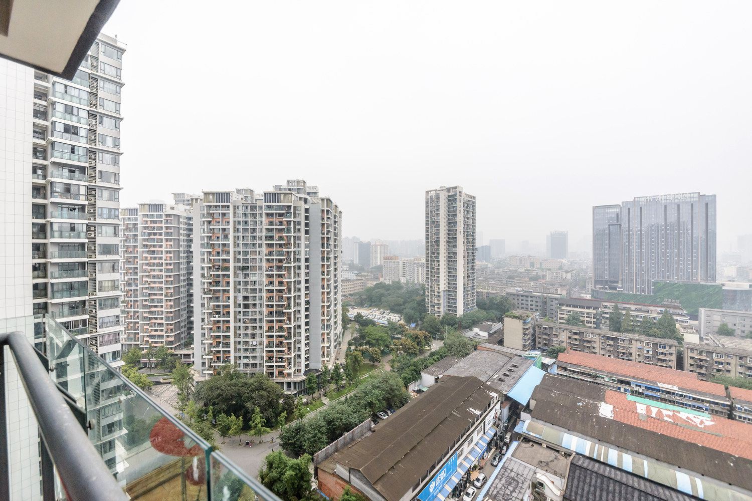 成都市中心地铁口春熙旁普通公寓