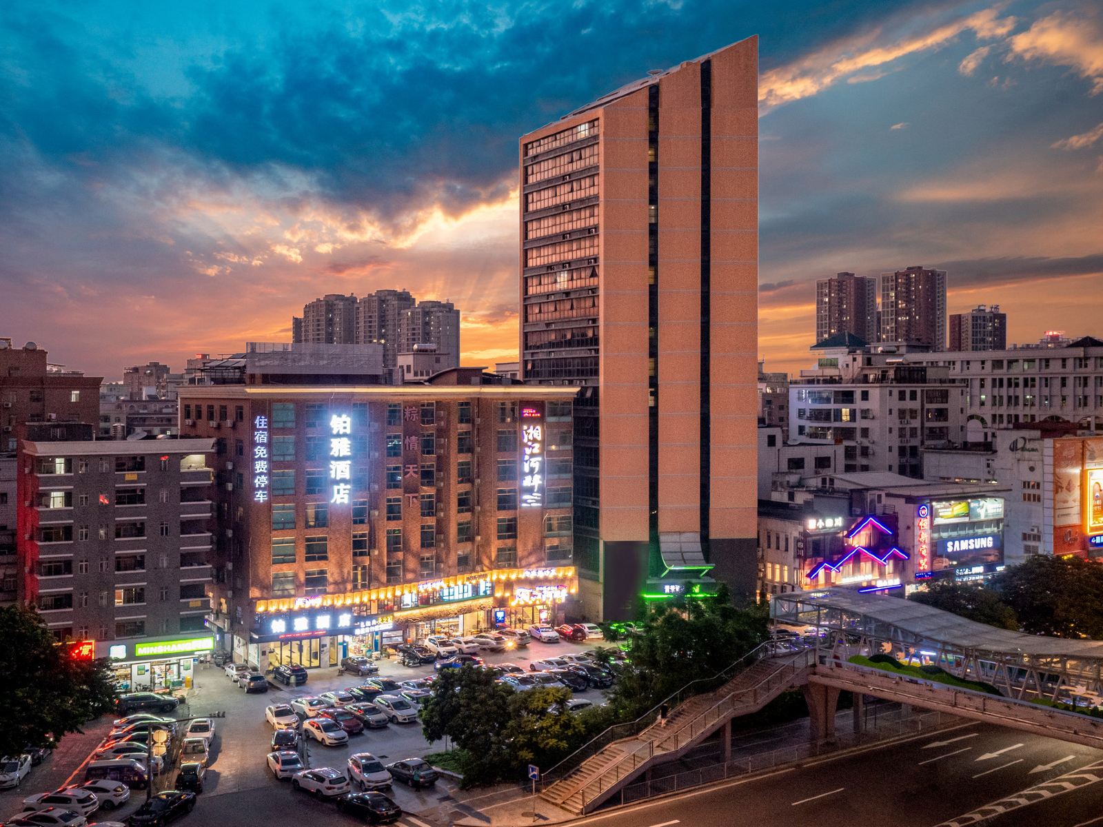 铂雅酒店（东莞厚街万达广场店）