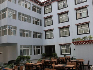 云南香格里拉旅游要多少錢(qián)跟團(tuán)_云南香格里拉游價(jià)格_組團(tuán)去云南香格里拉