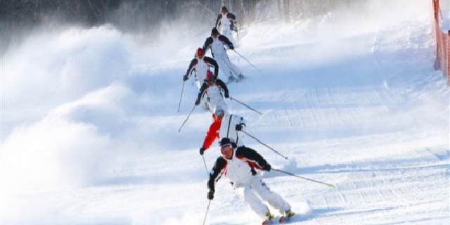 <亚布力ClubMed滑雪度假村4晚>不含大交通 一价全包 高端滑雪主题度假村 舒适省心 欢乐GO陪伴 早鸟预定更优惠_全国_出发_途牛