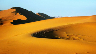 巴丹吉林沙漠五奇景
