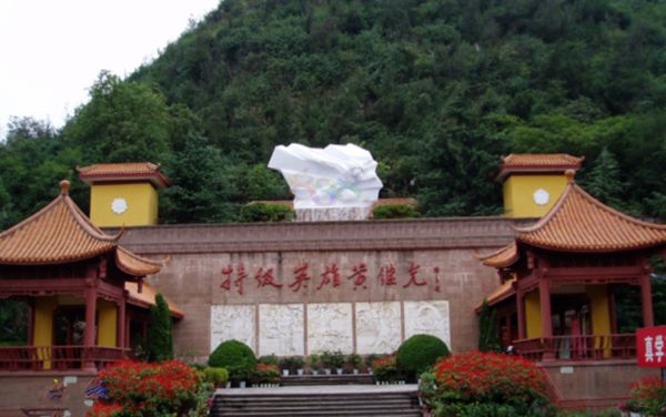   黄继光纪念馆坐落在四川省中江