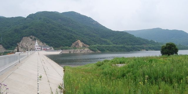 西泉眼水库风景图片