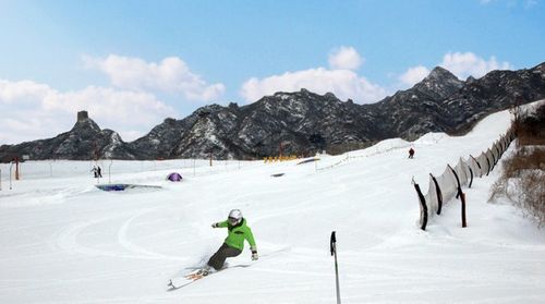  北京怀北国际滑雪场直通车1日游游>激情滑雪,赠早餐.