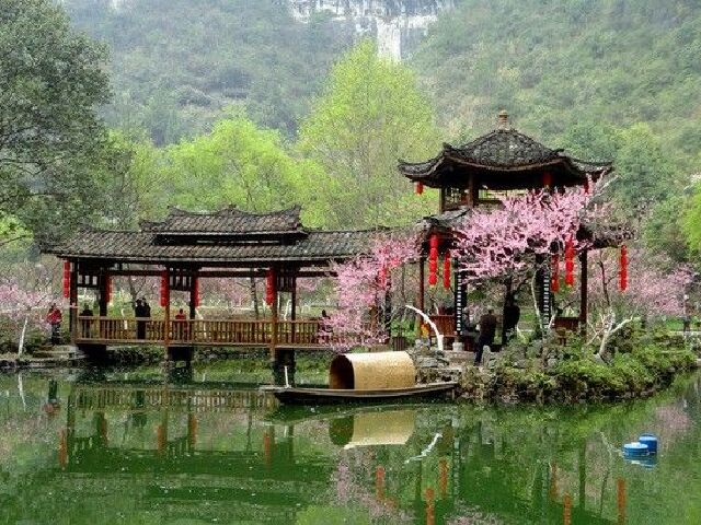 小南海-酉阳桃花源2日游含1正餐,含小南海游船,探秘渝东南精华景点