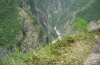 攀登锥麓大断崖