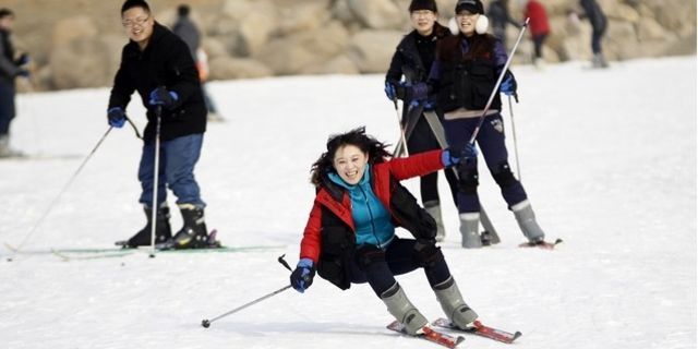 莲青山滑雪场风景图片