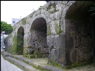 此寺为1572年琉球王国尚真王时代建立的国庙图片
