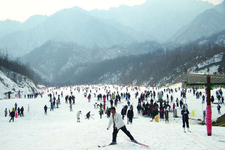 老界岭滑雪场