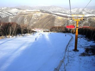 崇礼长城岭滑雪场-怀来温泉1晚2日游>小镇崇礼,张家口长城岭滑雪