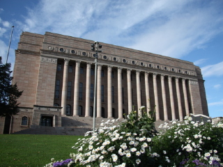 赫尔辛基游玩攻略_赫尔辛基好玩吗_玩什么