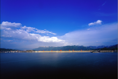 <宜昌-神农架-三峡大坝-神农溪-玉皇圣地-重庆7日游>美国维多利亚系列，游船4晚阳台景观房间，探秘神农架，赏三峡风光，赠特产，当地参团