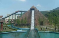 金字塔激流勇进