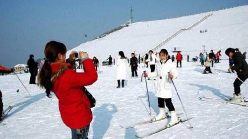 曦岭滑雪场