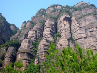 浙江 金华  沿着桃岩盘山公路曲折北上就能到达指峰景区,这是五指岩的