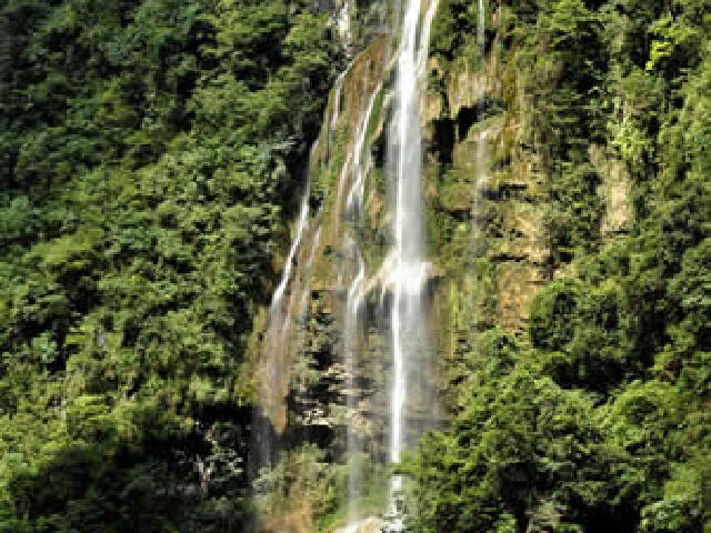 恩施清江大峡谷-黄鹤桥峰林-土家女儿城-恩施大峡谷