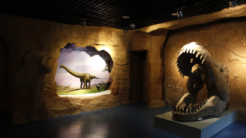 本溪地质博物馆于2006年开始建设,占地面积10000平方米,建筑面积4200