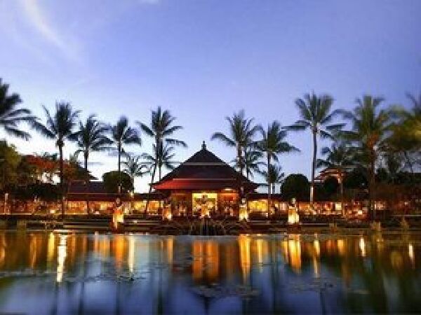 [全家总动员]<巴厘岛4晚6日自助游>Waterbom水上乐园，大象主题公园，梦幻下午茶，断崖海景，纯玩