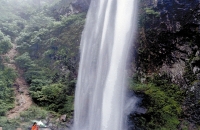 赏龙泉瀑