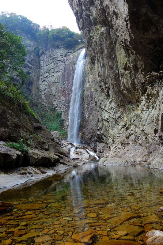 龙井峡旅游(图)_龙井峡——龙井潭瀑布_途牛