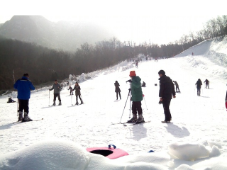  青岛灵珠山滑雪票1日游>滑雪票 景区门票
