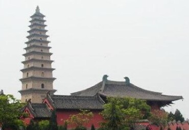 王官谷 王官谷位于永济市以东40余里的中条山麓,景区面积10平方公里.