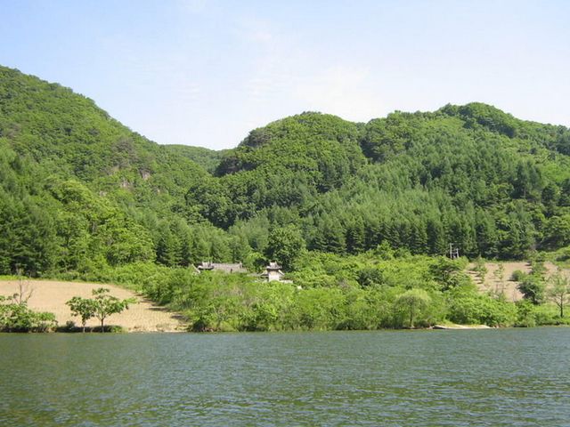 丹东青山沟巴士2日游>宿标间,含游船