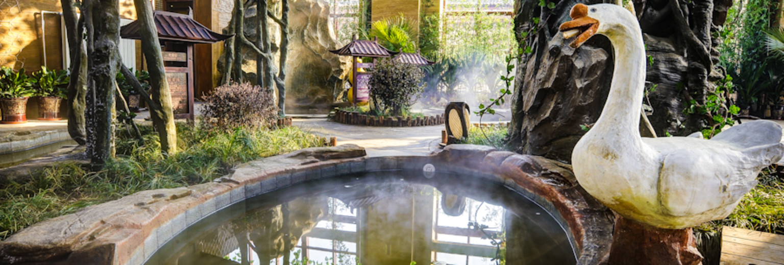 光合谷温泉有1张图天津光合谷(天沐)温泉度假酒店坐落于光合岛之上