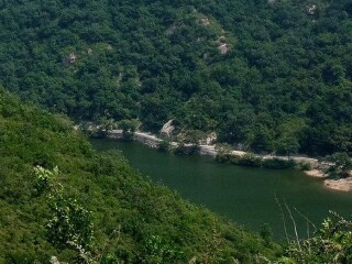 密云水库最大的大坝 c30901b8d4898e84bf3519795ee67031_w320_h240_c1_t0.jpg