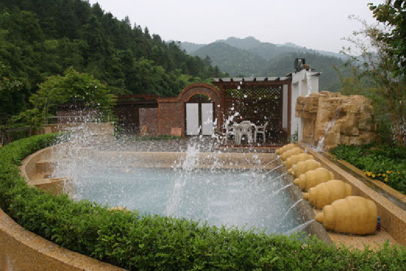 热龙温泉度假村