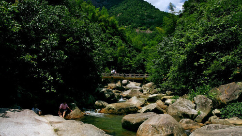 卧龙谷风景区