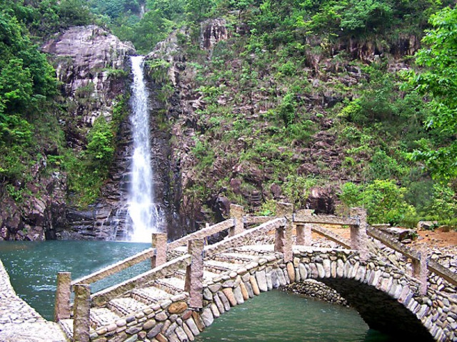 温州楠溪江石门台 九漈石门台,是楠溪江在大若岩景区