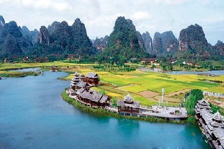 <桂林-阳朔-漓江-遇龙河-世外桃源-银子岩高铁4日游>深圳往返 赏山水间 50标澳门酒家 民族风味自助餐  览西山公园