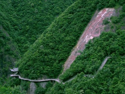 三叠岩风景区旅游攻略