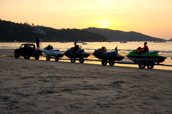 <普吉岛4晚6日自助游>北京往返，入住巴东假日或APK度假村