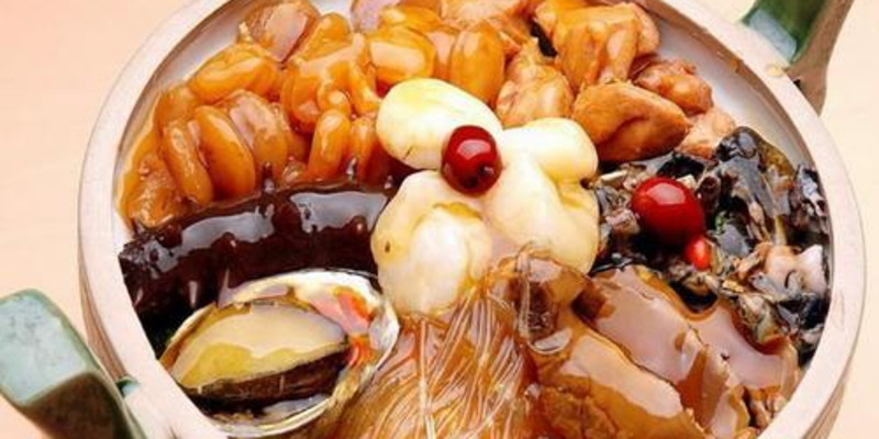 人推荐 佛跳墙又叫满坛香,福寿全,是福州地区最著名的菜品,属于闽菜系