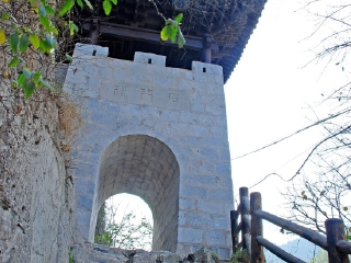 αȥ