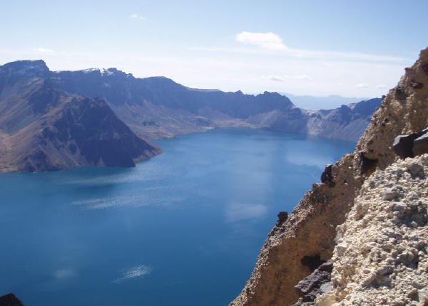 <长白山万达假日酒店3日自助游>小长假首选，免费泡温泉，赠送接送机服务，感受天池美景
