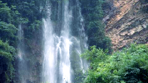 崂山农家乐-华严寺-垭口-八水河-龙潭瀑1日游 