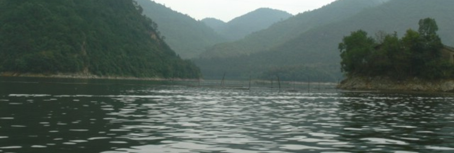 岩岭湖