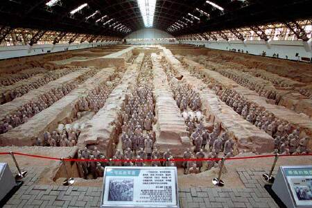 <陕西西安-兵马俑-华清池-明城墙-山西五台山-平遥古城-乔家大院去卧回高5日游>陕晋连线双古城，佛教名山一次游玩，东线午餐升级为自助餐